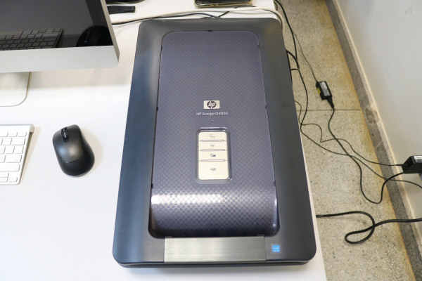 Scanner de slides e negativos HP Scanjet G4050 (1)